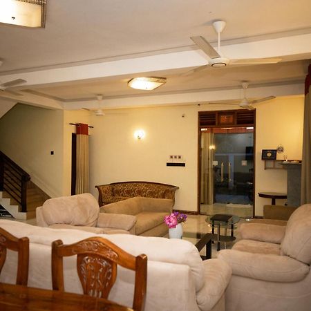 Marathona Tourist Resort - 아누라다푸라 외부 사진