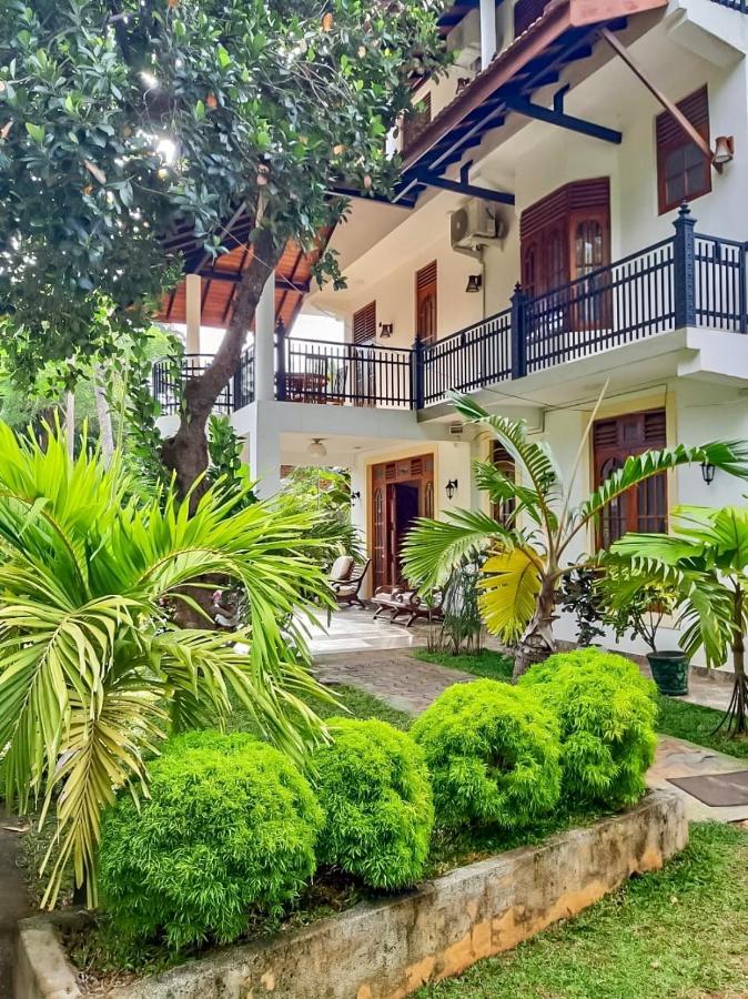 Marathona Tourist Resort - 아누라다푸라 외부 사진