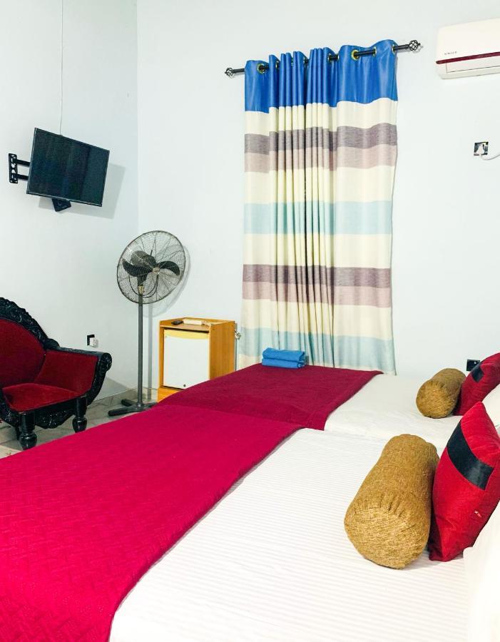 Marathona Tourist Resort - 아누라다푸라 외부 사진